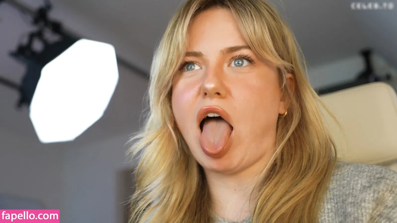 KellyMissesvlog Onlyfans Photo Gallery 