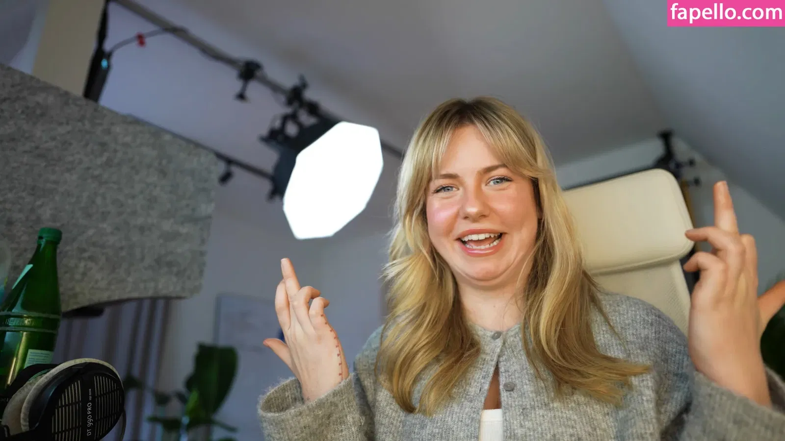 KellyMissesvlog Onlyfans Photo Gallery 