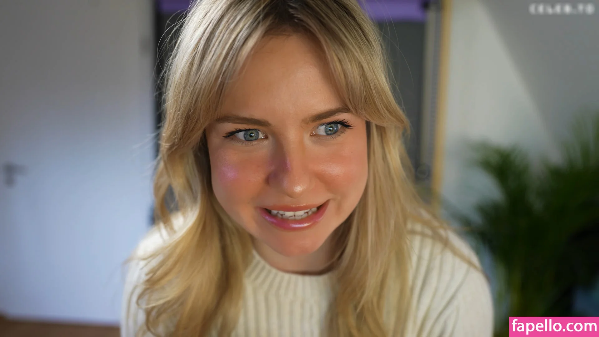 KellyMissesvlog Onlyfans Photo Gallery 