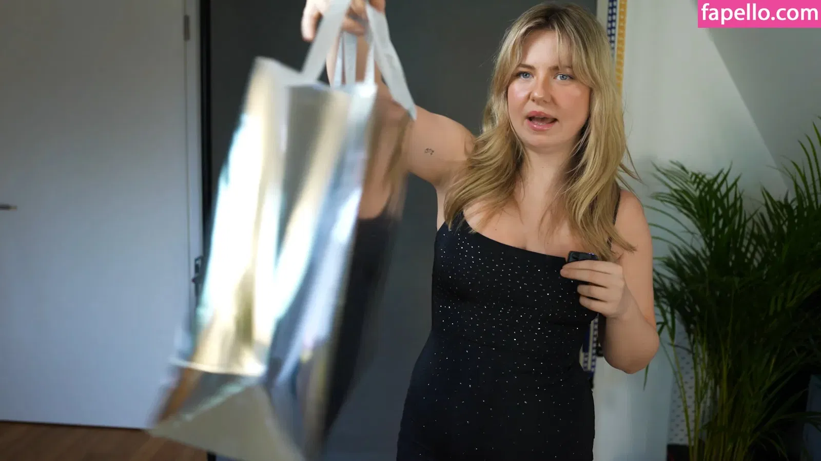 KellyMissesvlog Onlyfans Photo Gallery 