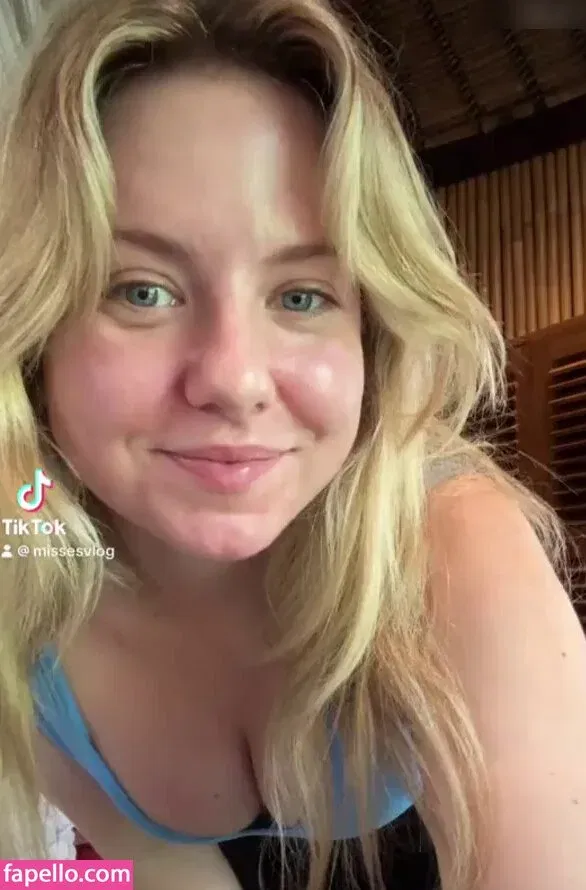 KellyMissesvlog Onlyfans Photo Gallery 