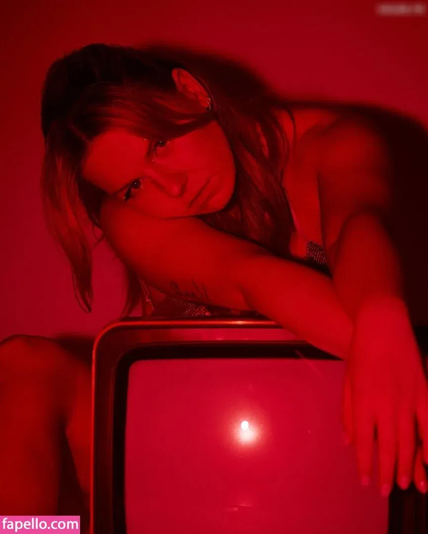 KellyMissesvlog Onlyfans Photo Gallery 