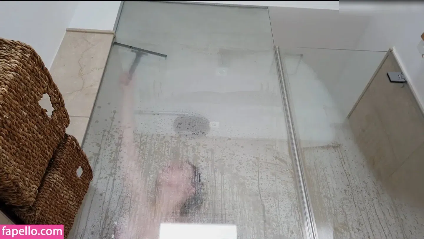 KellyMissesvlog Onlyfans Photo Gallery 