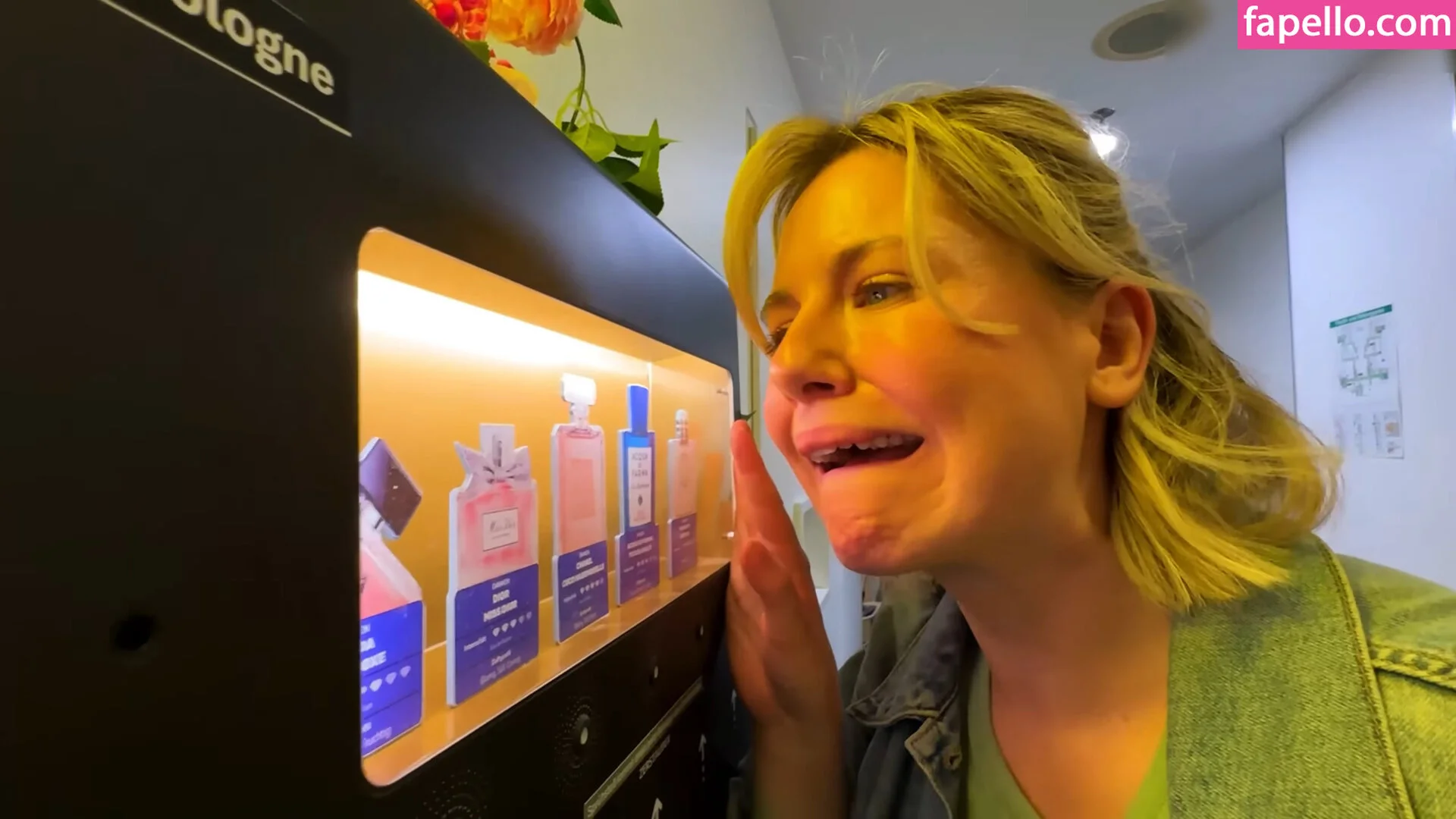 KellyMissesvlog Onlyfans Photo Gallery 