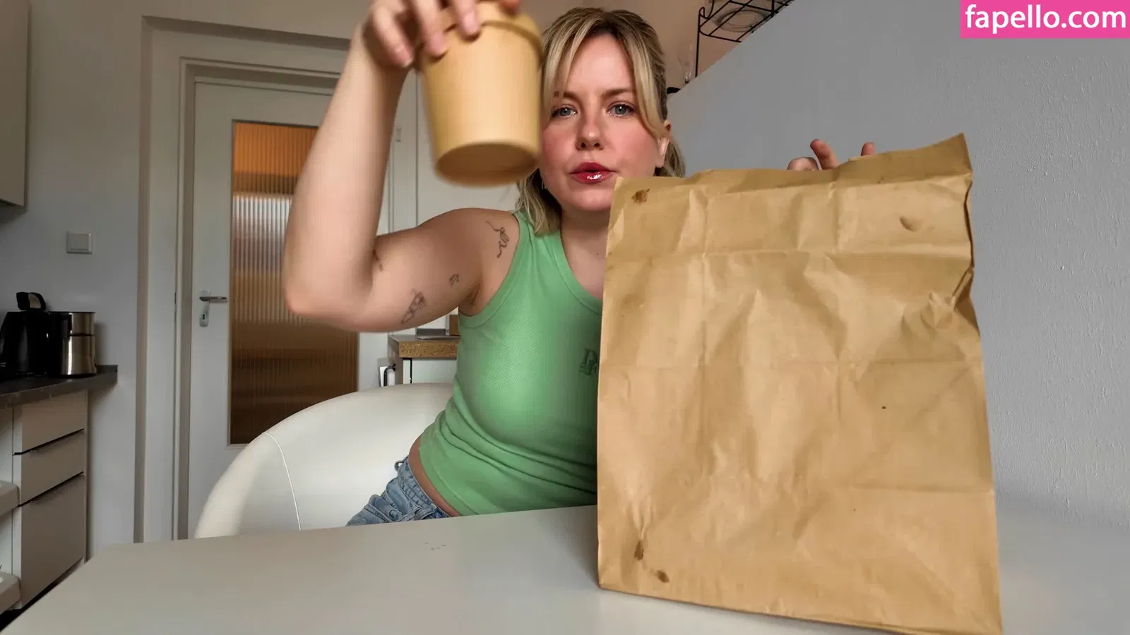 KellyMissesvlog Onlyfans Photo Gallery 