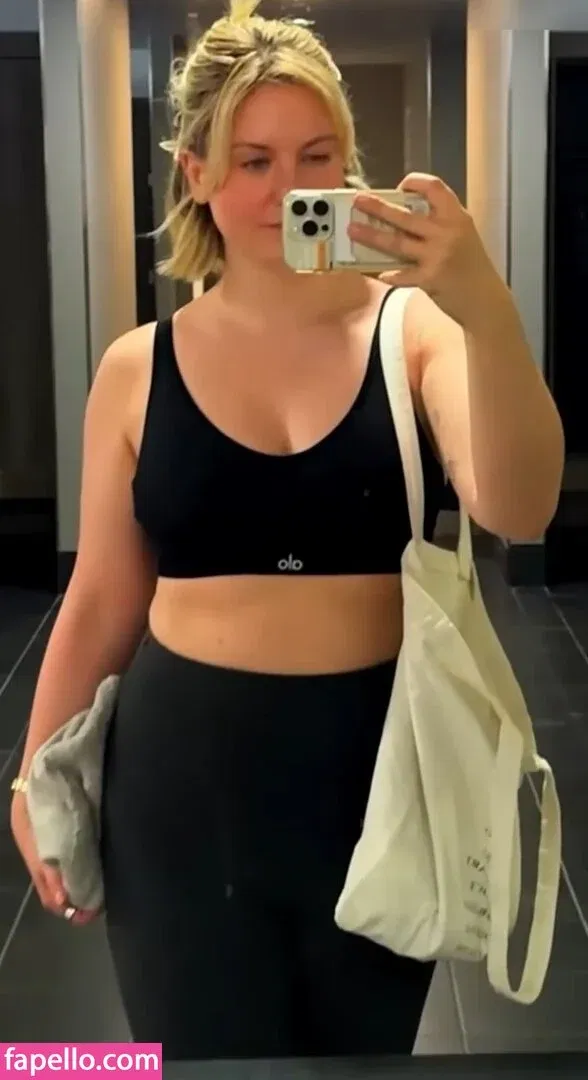 KellyMissesvlog Onlyfans Photo Gallery 