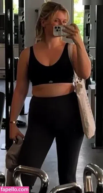 KellyMissesvlog Onlyfans Photo Gallery 