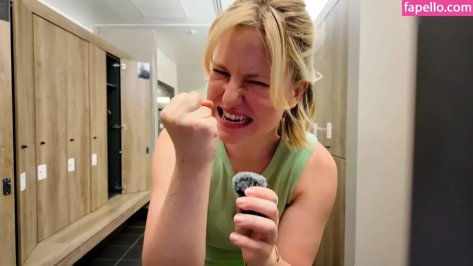 KellyMissesvlog Onlyfans Photo Gallery 