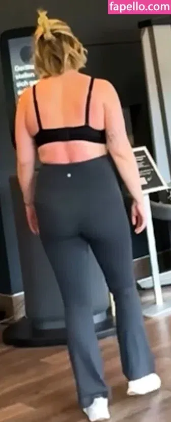 KellyMissesvlog Onlyfans Photo Gallery 