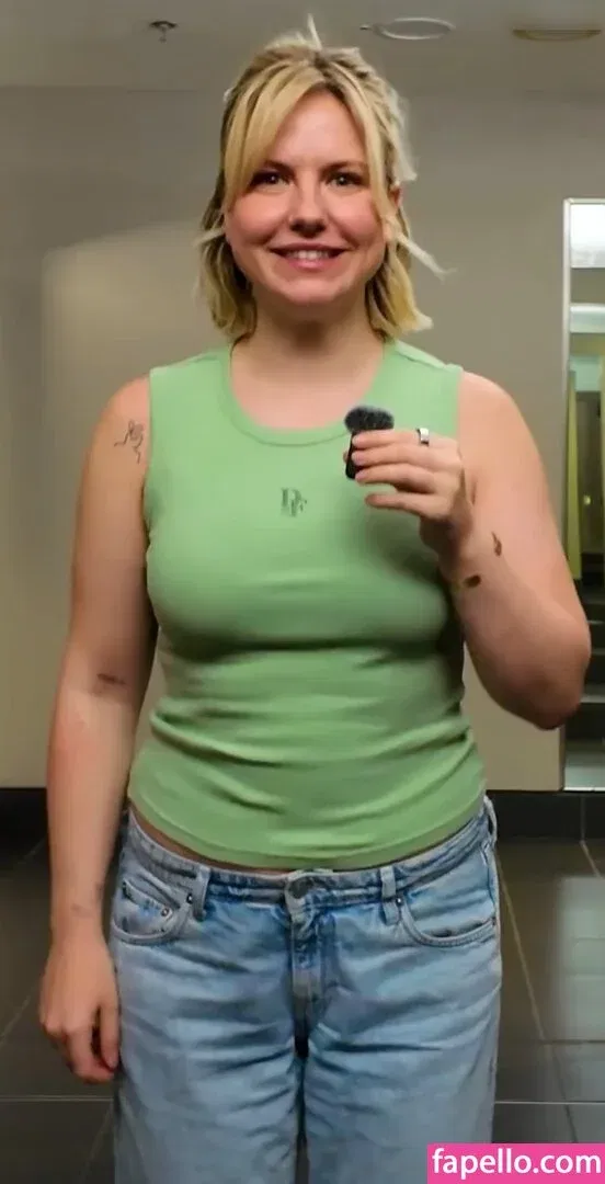 KellyMissesvlog Onlyfans Photo Gallery 