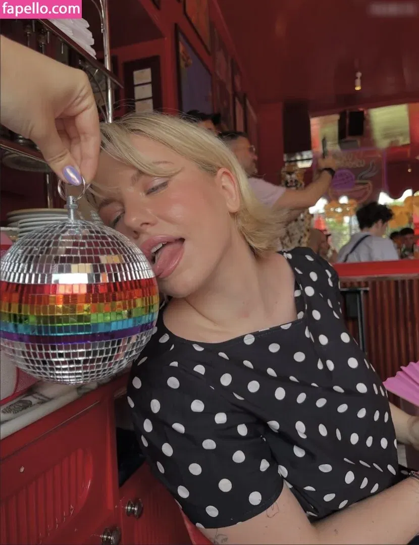 KellyMissesvlog Onlyfans Photo Gallery 