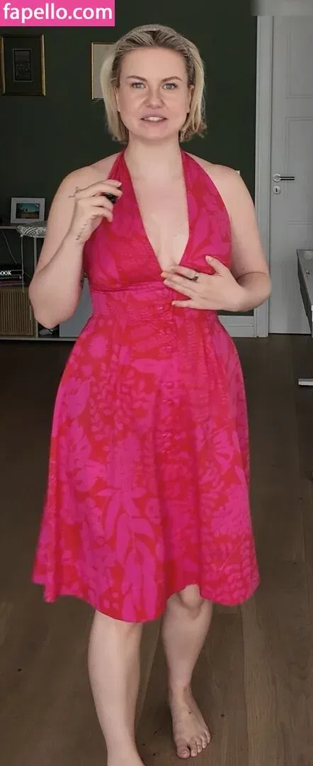 KellyMissesvlog Onlyfans Photo Gallery 