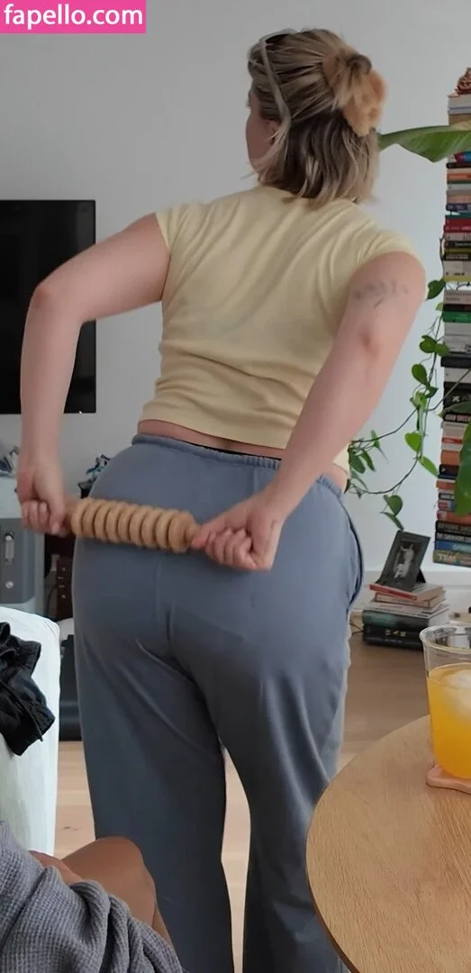 KellyMissesvlog Onlyfans Photo Gallery 