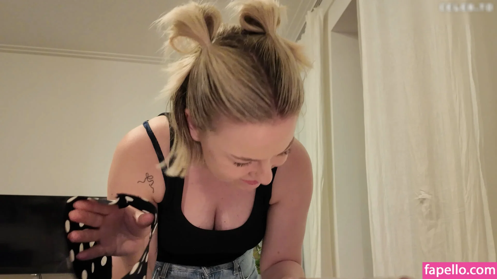 KellyMissesvlog Onlyfans Photo Gallery 