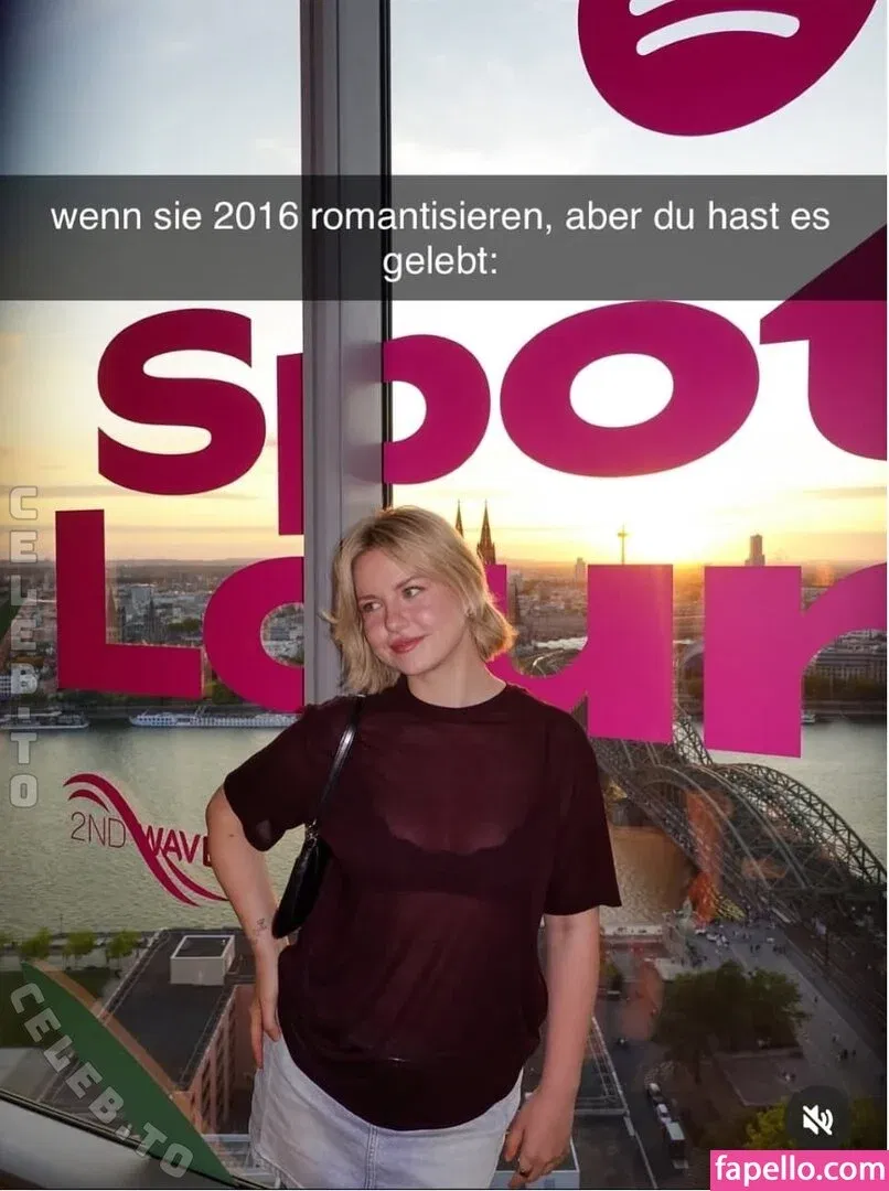 KellyMissesvlog Onlyfans Photo Gallery 