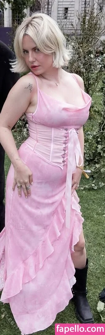 KellyMissesvlog Onlyfans Photo Gallery 