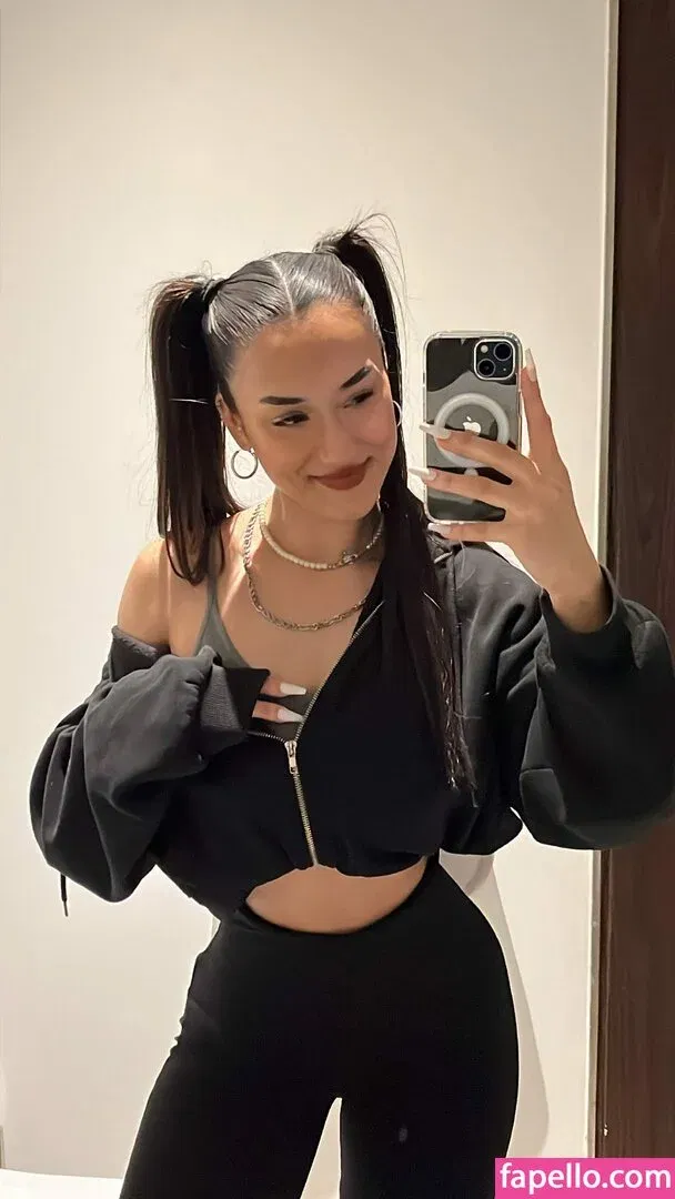 Hale Cabbar Onlyfans Photo Gallery 