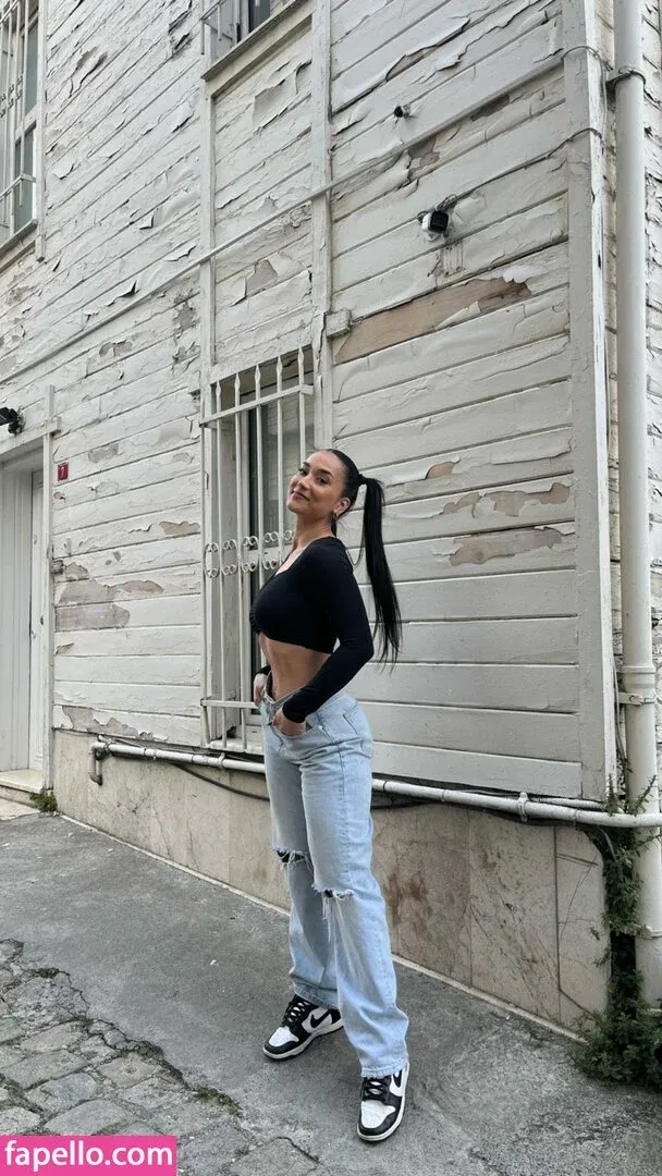 Hale Cabbar Onlyfans Photo Gallery 