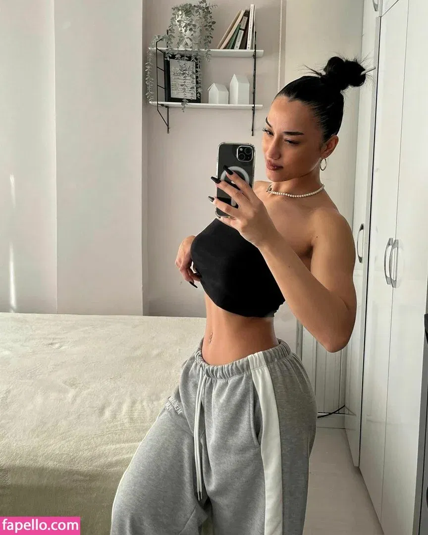 Hale Cabbar Onlyfans Photo Gallery 