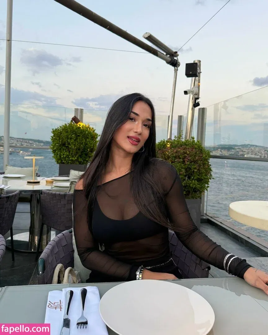 Hale Cabbar Onlyfans Photo Gallery 