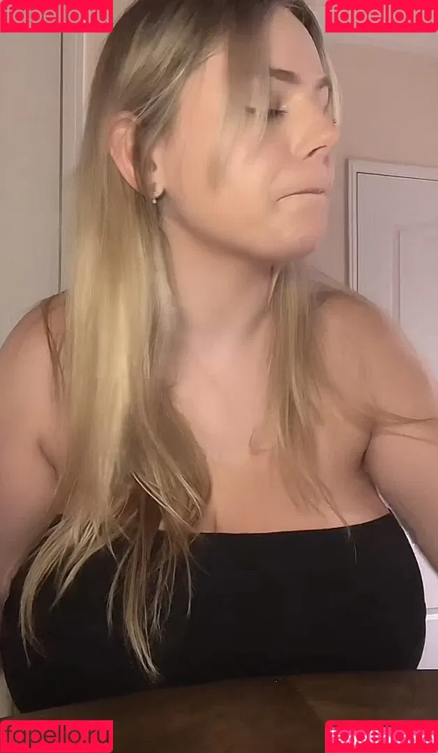 Emspensiveemily Onlyfans Photo Gallery 