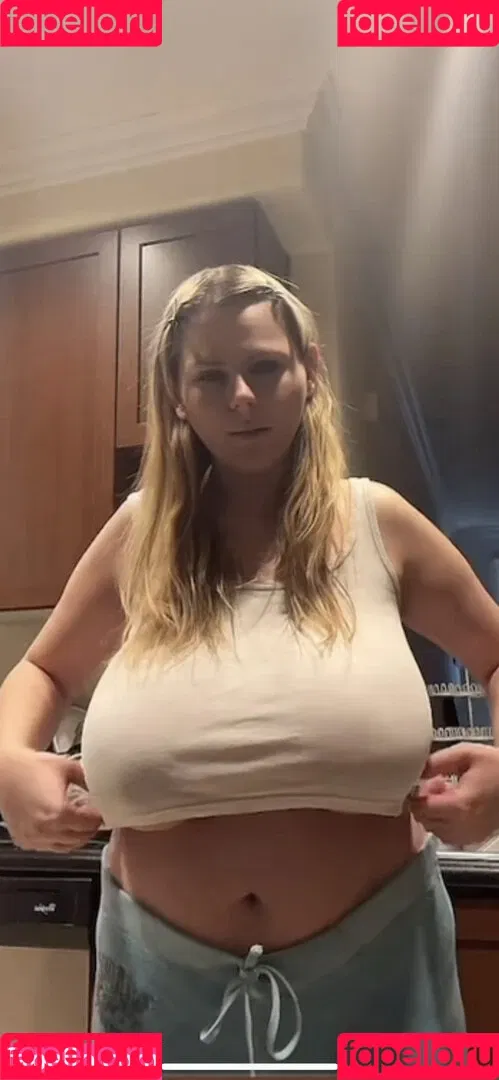 Emspensiveemily Onlyfans Photo Gallery 