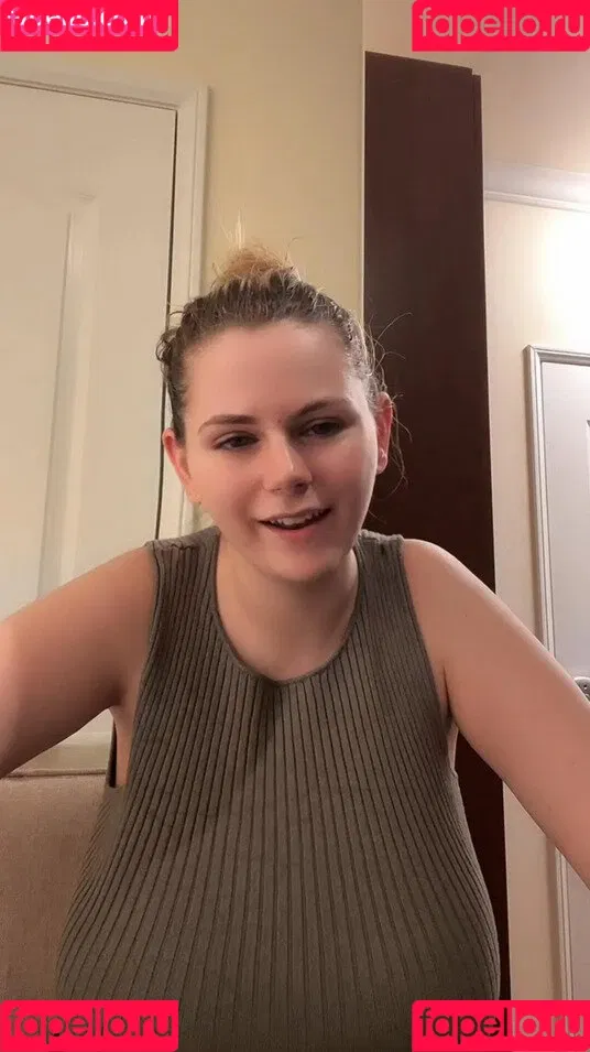 Emspensiveemily Onlyfans Photo Gallery 