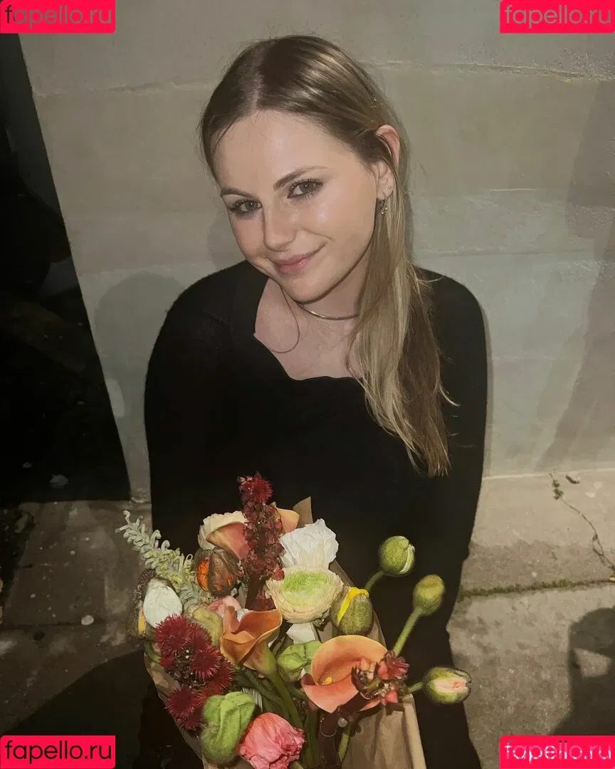 Emspensiveemily Onlyfans Photo Gallery 