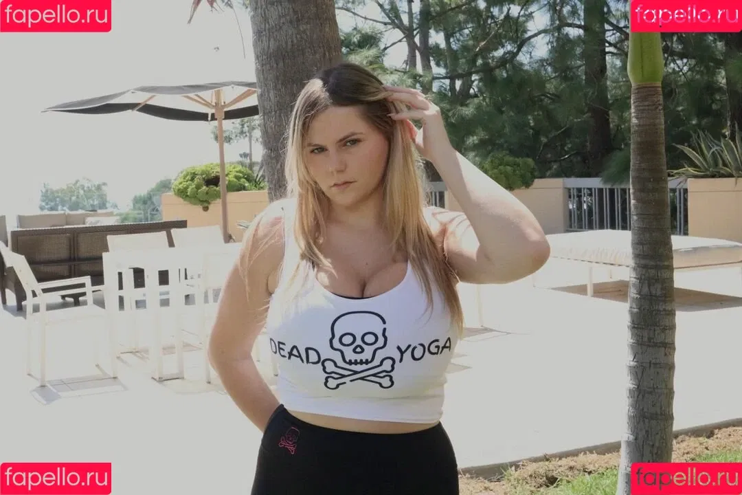 Emspensiveemily Onlyfans Photo Gallery 