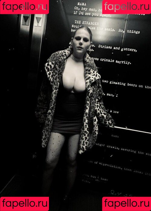 Emspensiveemily Onlyfans Photo Gallery 