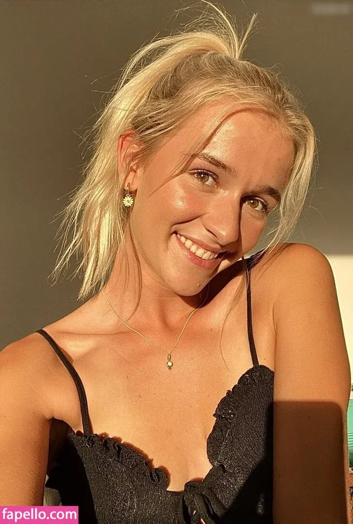 Ariana Müller / Vegetario Onlyfans Photo Gallery 