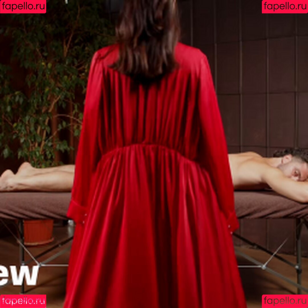 Elvi ASMR Massage Onlyfans Photo Gallery 