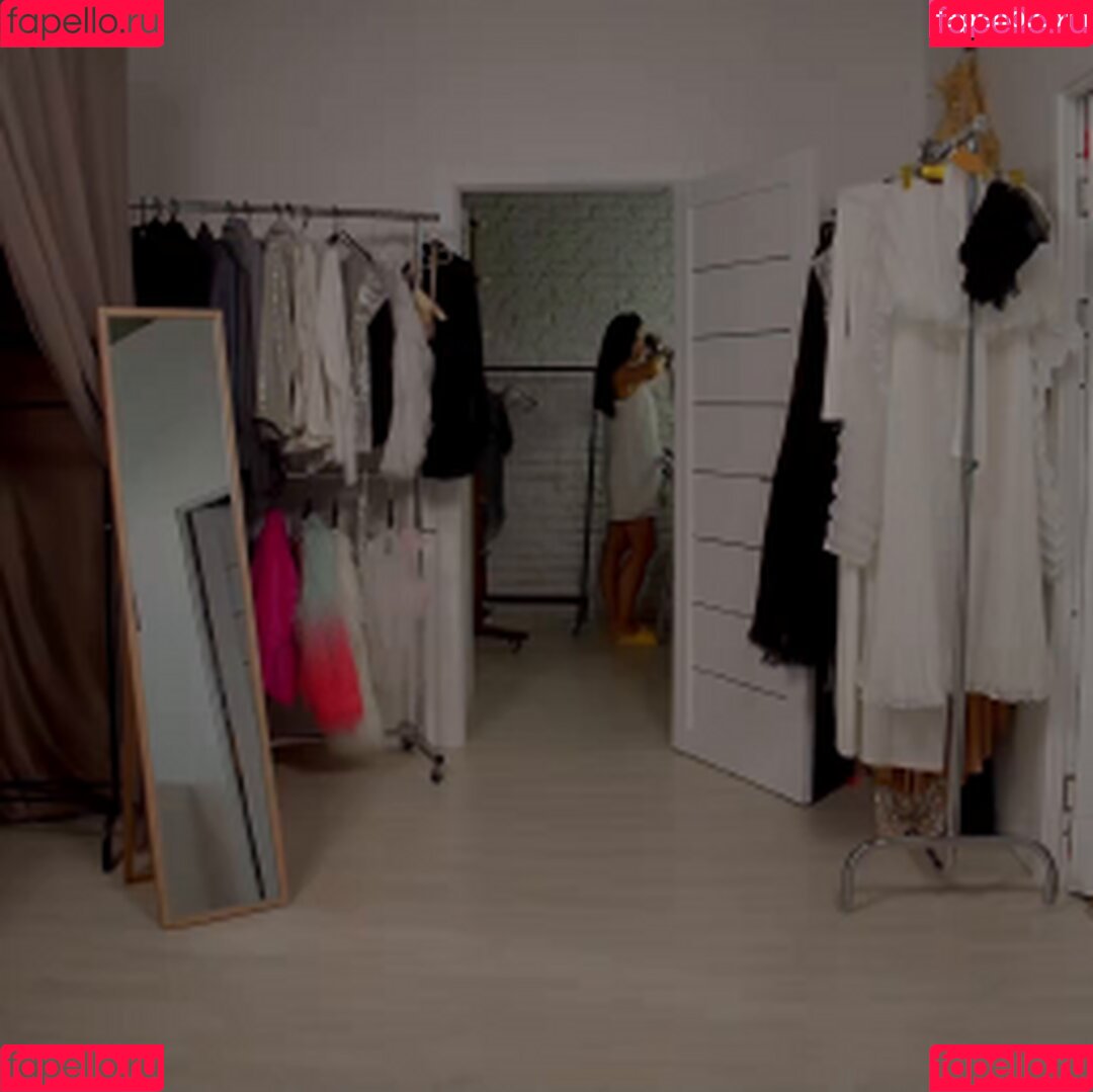 Elvi ASMR Massage Onlyfans Photo Gallery 