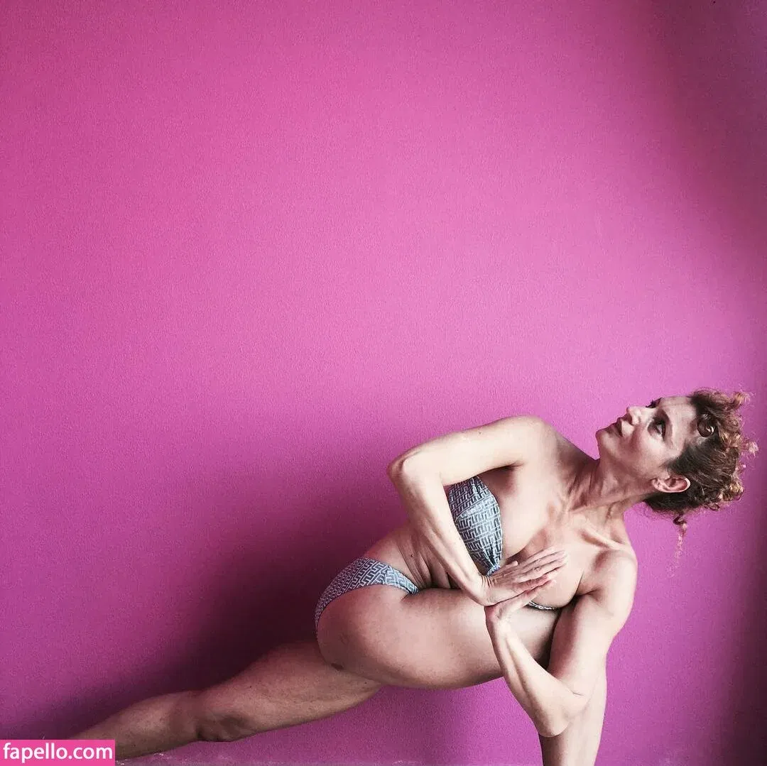 Demet Yoruç Onlyfans Photo Gallery 