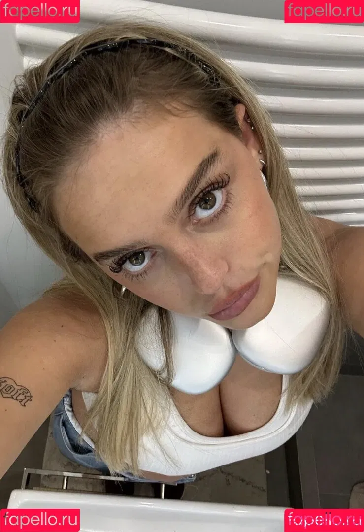 Anniisturn Onlyfans Photo Gallery 