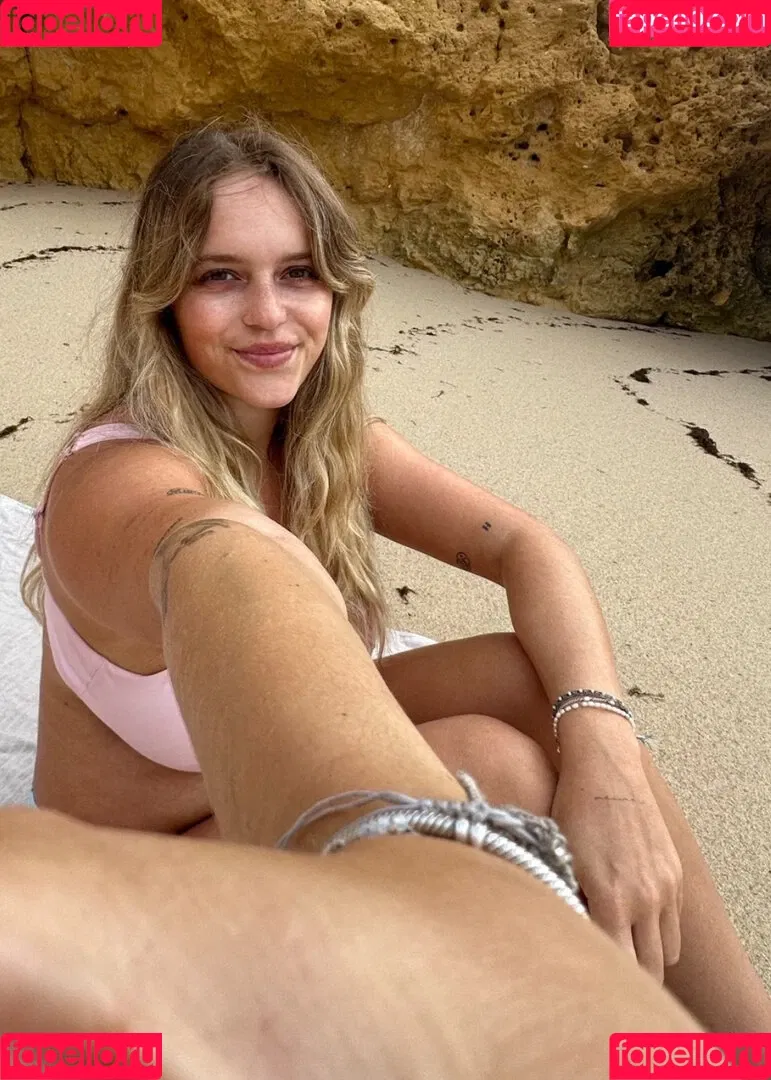 Anniisturn Onlyfans Photo Gallery 