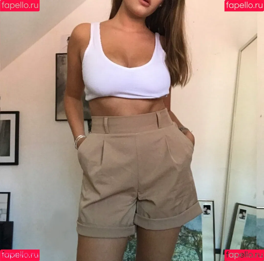 Anniisturn Onlyfans Photo Gallery 