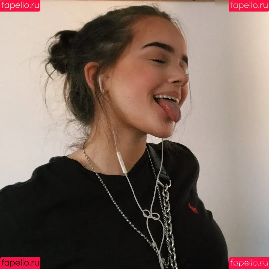 Anniisturn Onlyfans Photo Gallery 