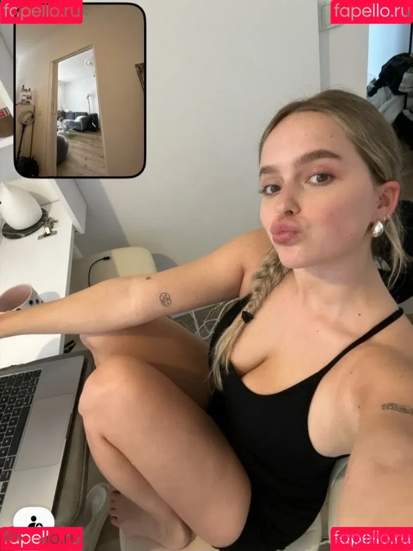 Anniisturn Onlyfans Photo Gallery 