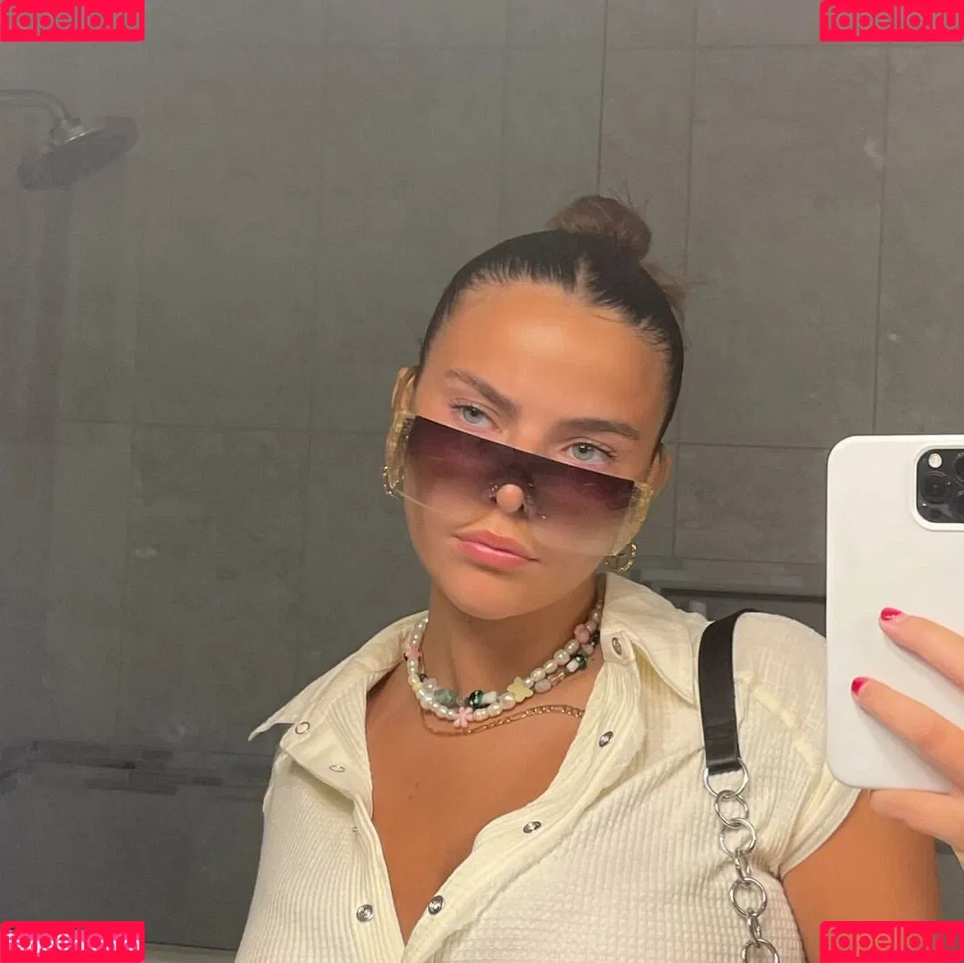 Lola Dubrul Onlyfans Photo Gallery 