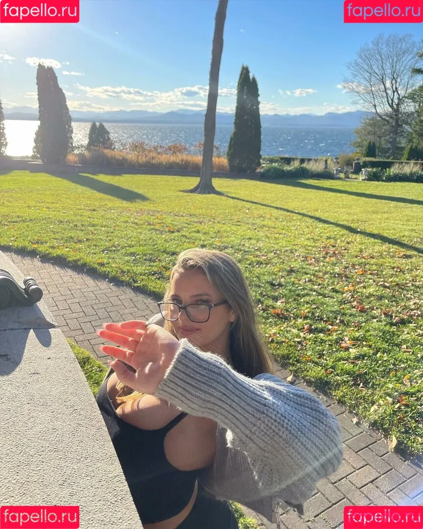 Lola Dubrul Onlyfans Photo Gallery 