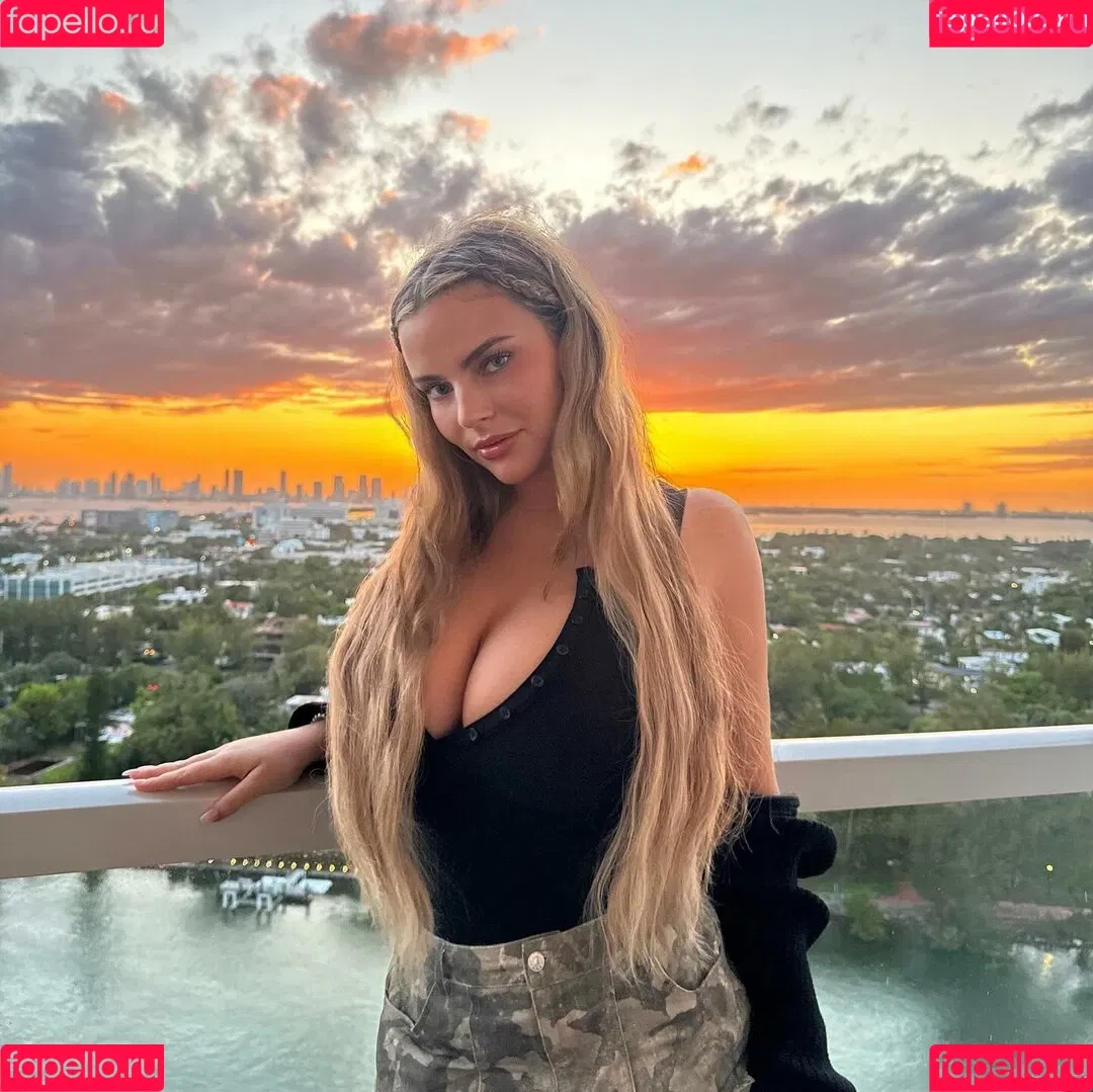 Lola Dubrul Onlyfans Photo Gallery 