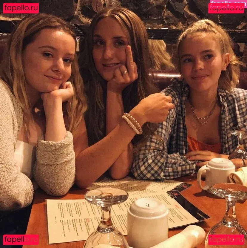 Lola Dubrul Onlyfans Photo Gallery 