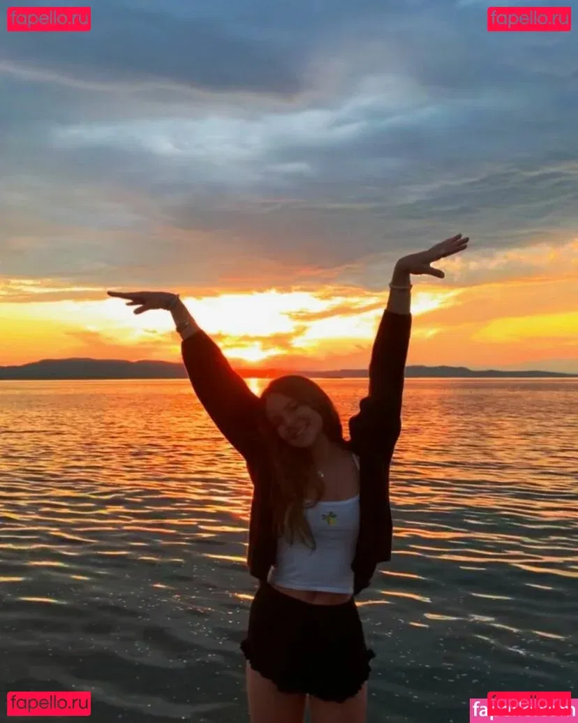 Lola Dubrul Onlyfans Photo Gallery 