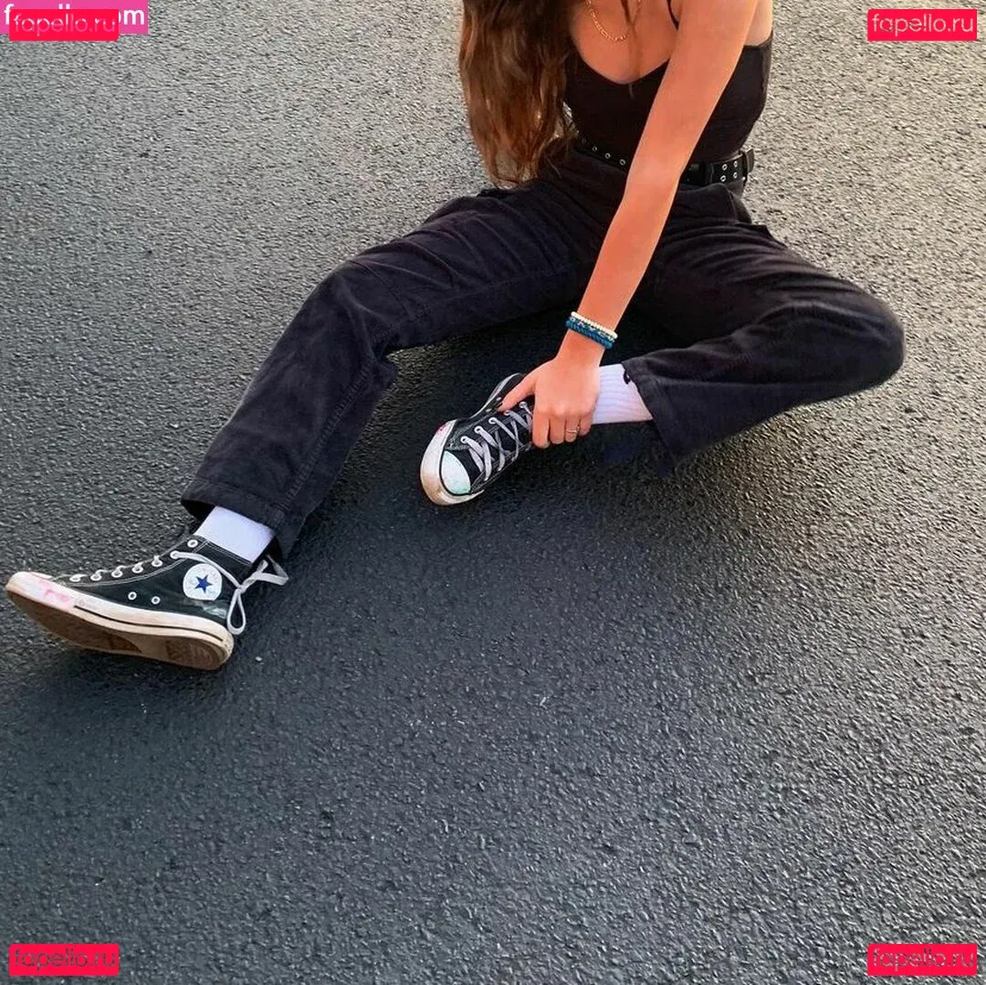 Lola Dubrul Onlyfans Photo Gallery 