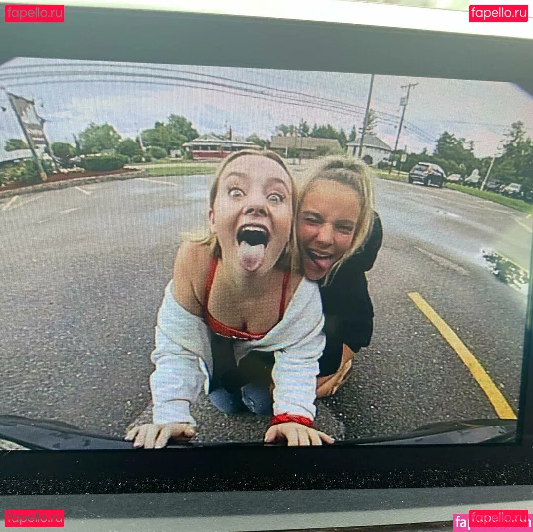 Lola Dubrul Onlyfans Photo Gallery 