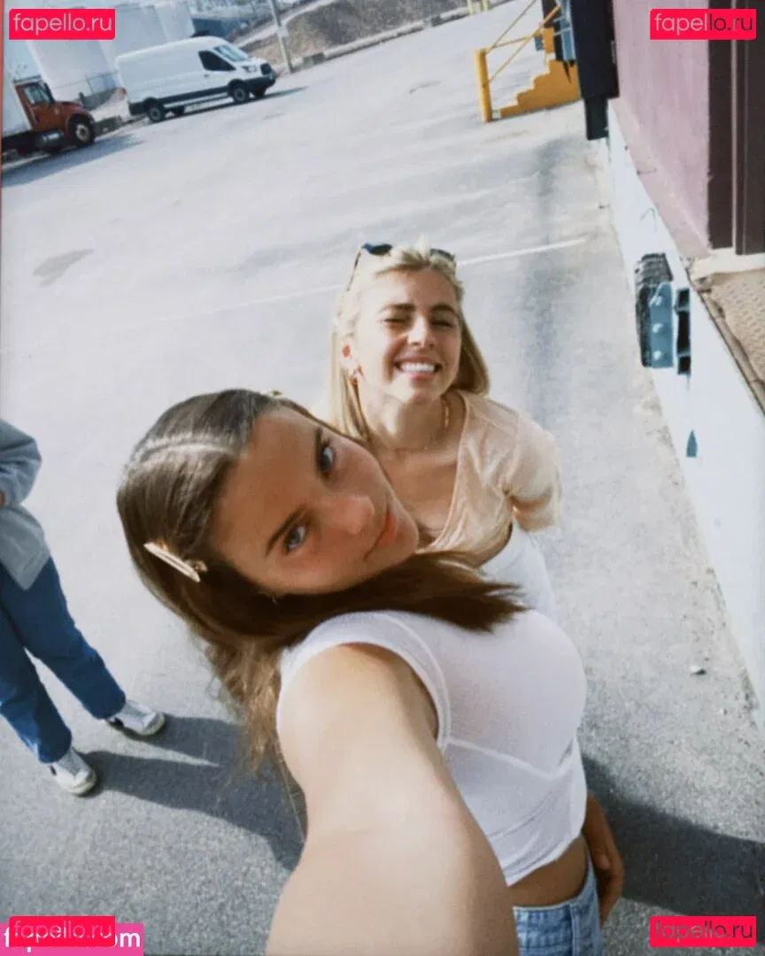 Lola Dubrul Onlyfans Photo Gallery 