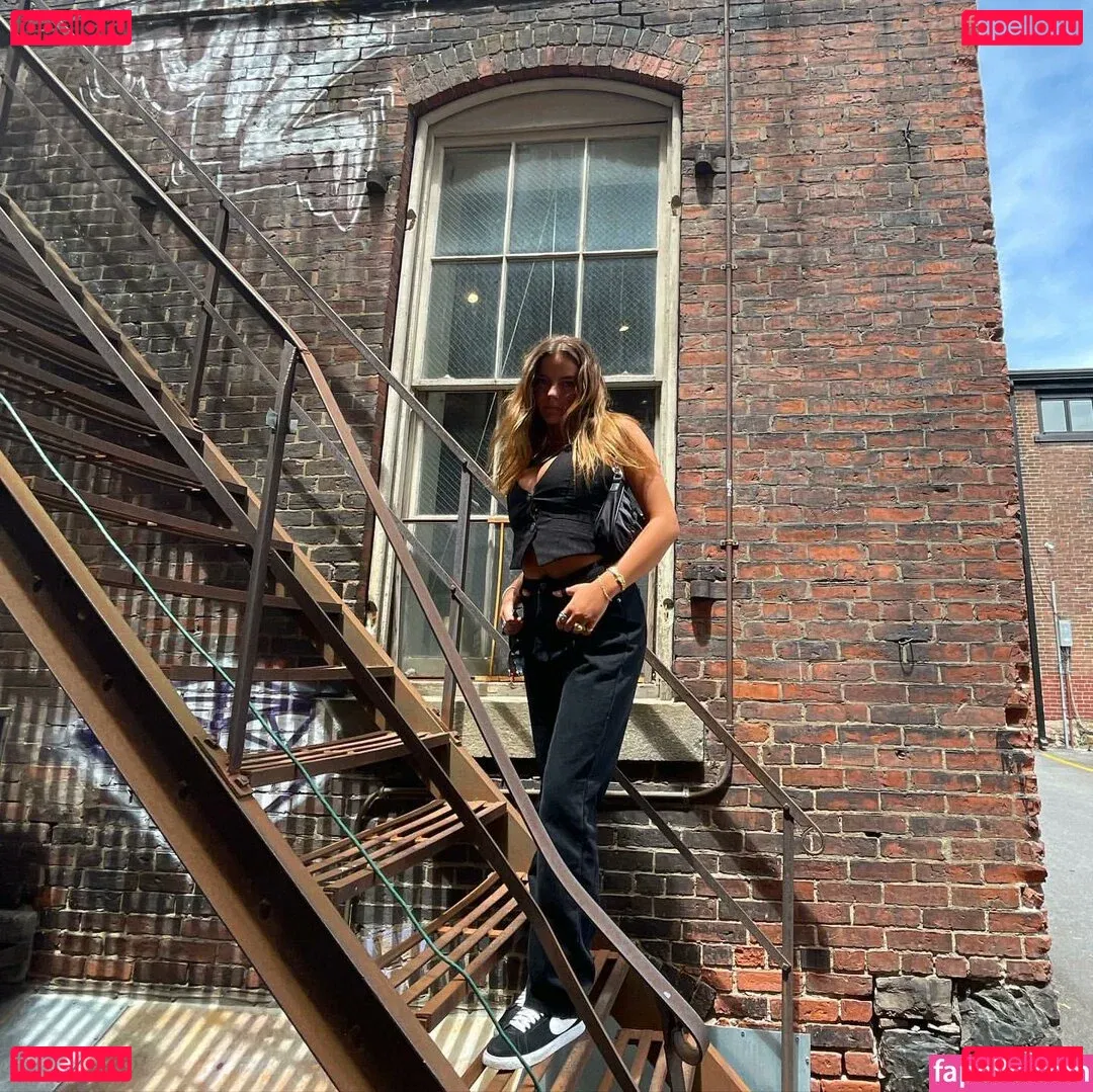 Lola Dubrul Onlyfans Photo Gallery 