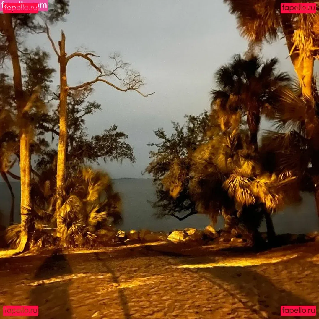 Lola Dubrul Onlyfans Photo Gallery 