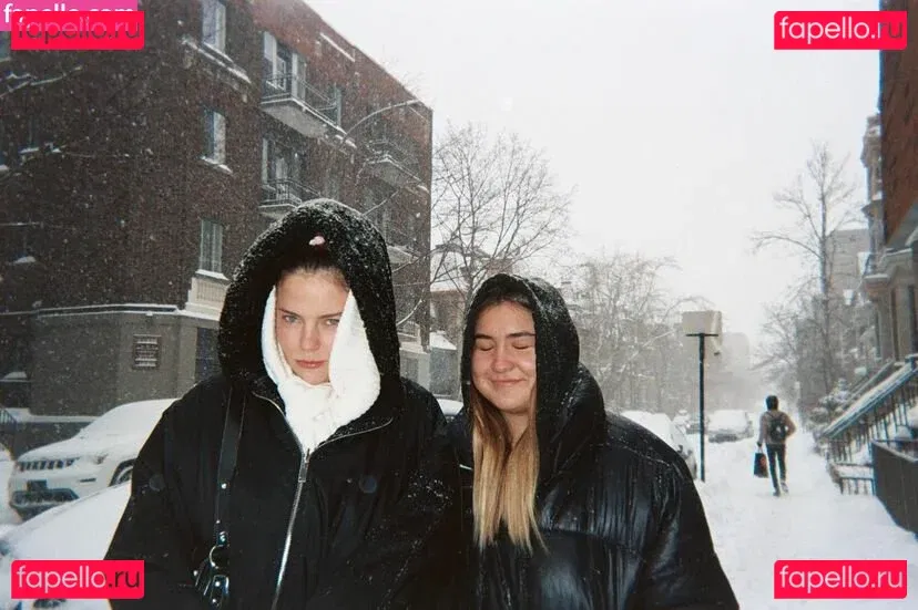 Lola Dubrul Onlyfans Photo Gallery 